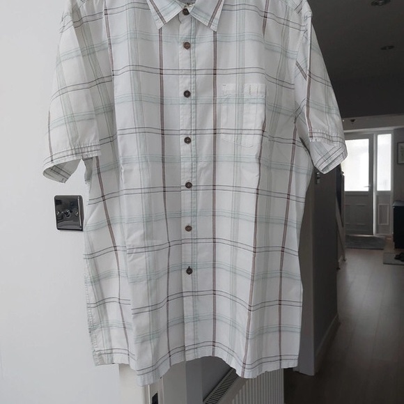 Other - Men's White Plaid Short Sleeve Shirt